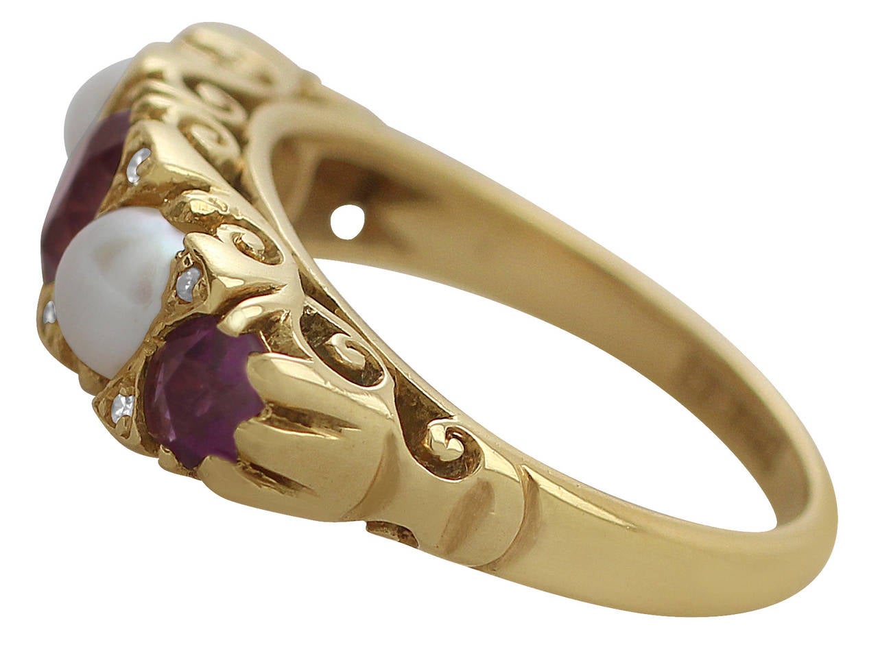 1950s Amethyst Pearl & Diamond Yellow Gold Cocktail Ring In Excellent Condition In Jesmond, Newcastle Upon Tyne