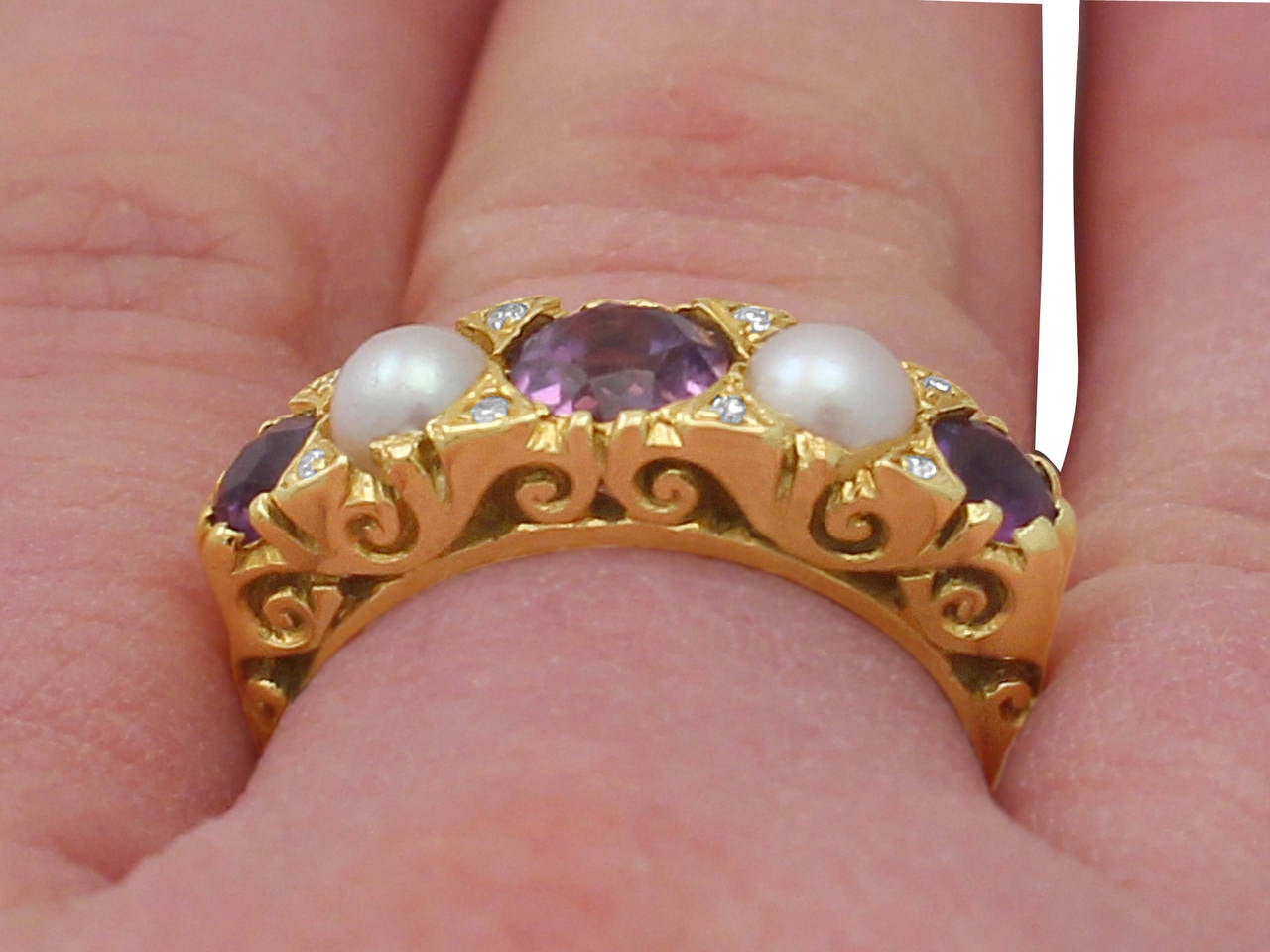 1950s Amethyst Pearl & Diamond Yellow Gold Cocktail Ring 4