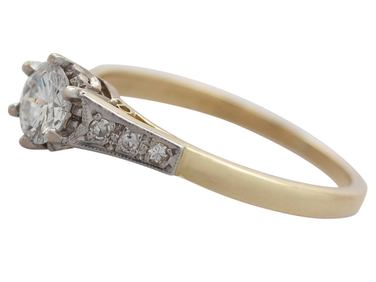 0.62Ct Diamond and 18k Yellow Gold Solitaire Ring - Vintage Circa 1960  In Excellent Condition In Jesmond, Newcastle Upon Tyne