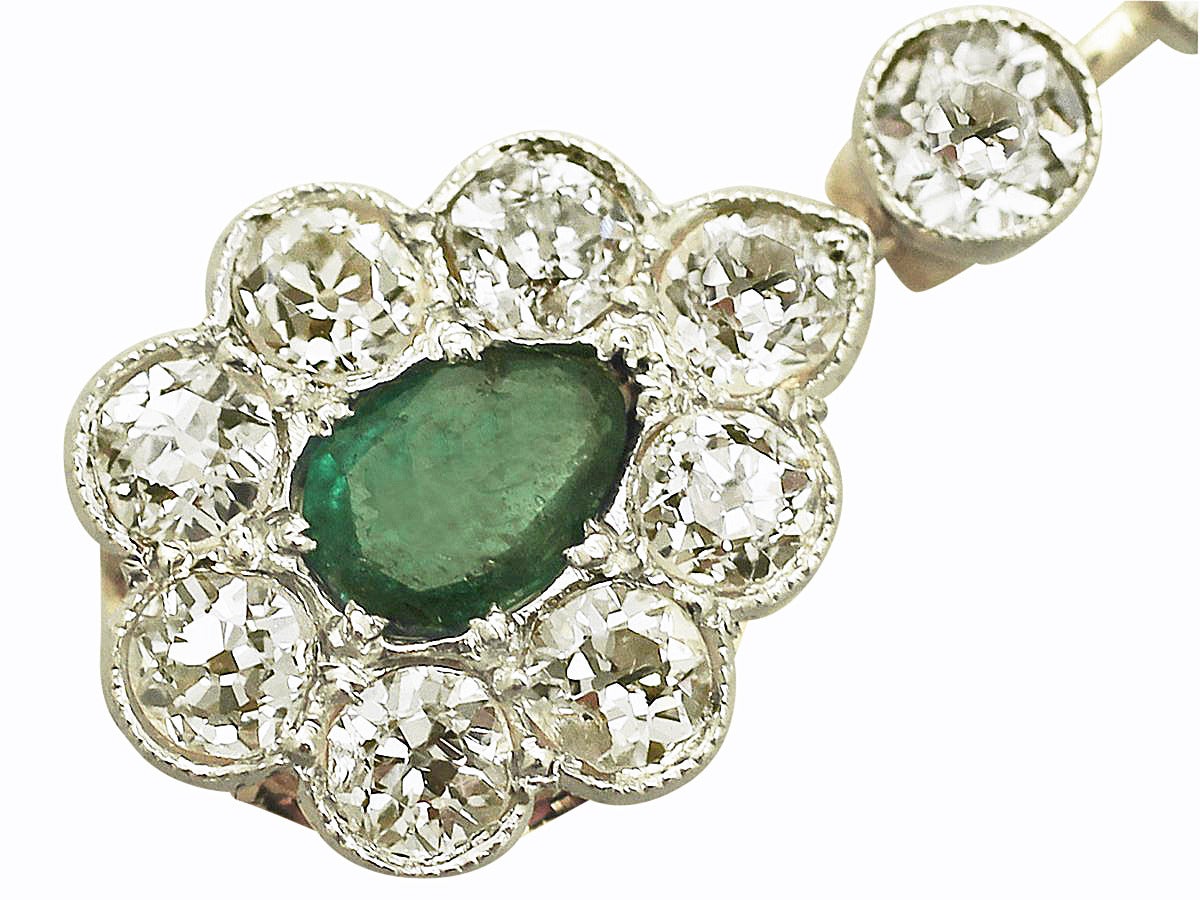 0.20 Ct Emerald and 0.82 Ct Diamond, 18k Yellow Gold Pendant - Antique In Excellent Condition In Jesmond, Newcastle Upon Tyne
