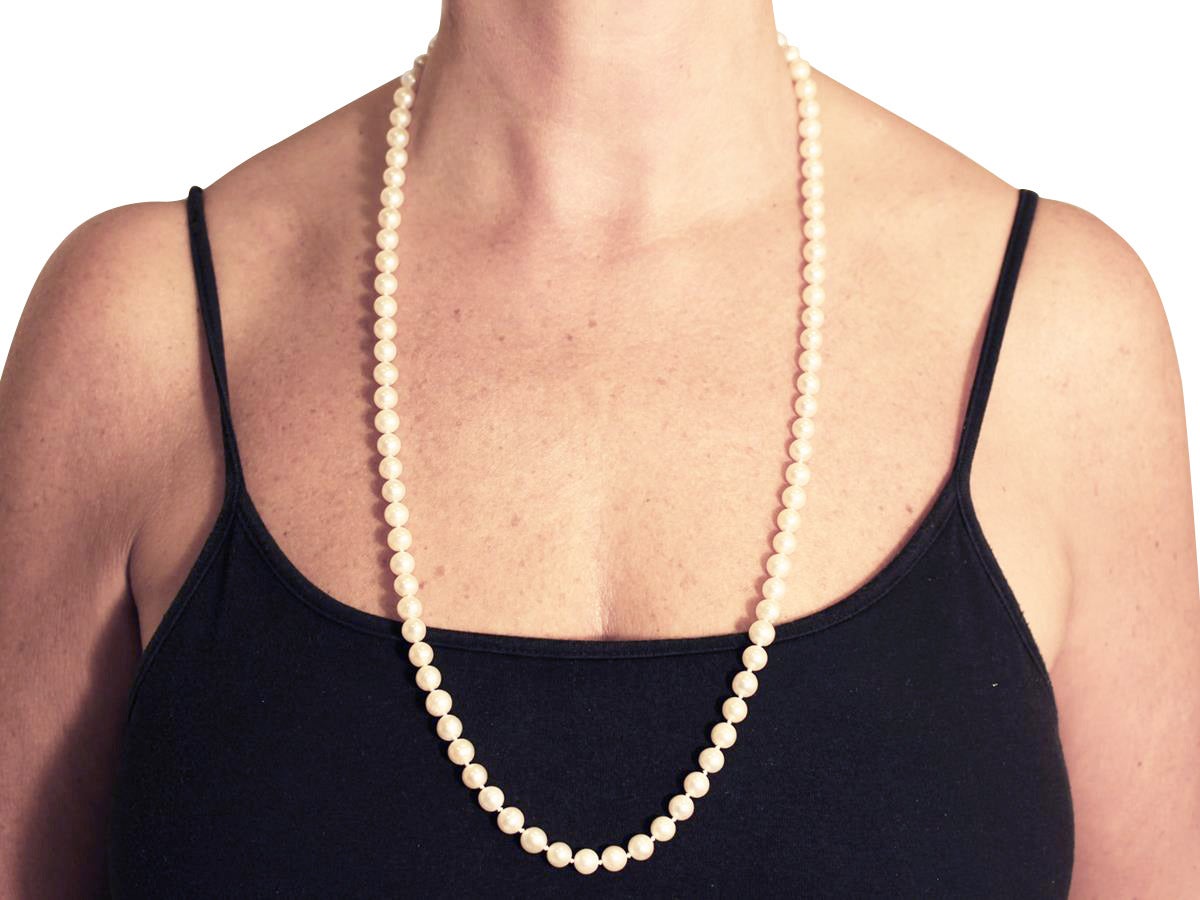 Single Strand Pearl Necklace - Vintage Circa 1960 4