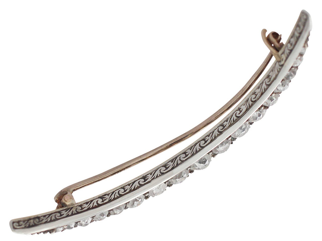 1900s 2.52 Carat Diamond and 9k Yellow Gold Crescent Brooch In Excellent Condition In Jesmond, Newcastle Upon Tyne