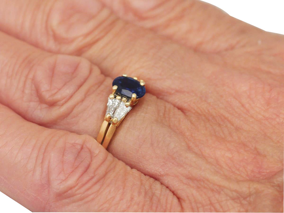 1.16Ct Blue Sapphire & 0.46Ct Diamond, 18k Yellow Gold Ring - Vintage Circa 1980 4