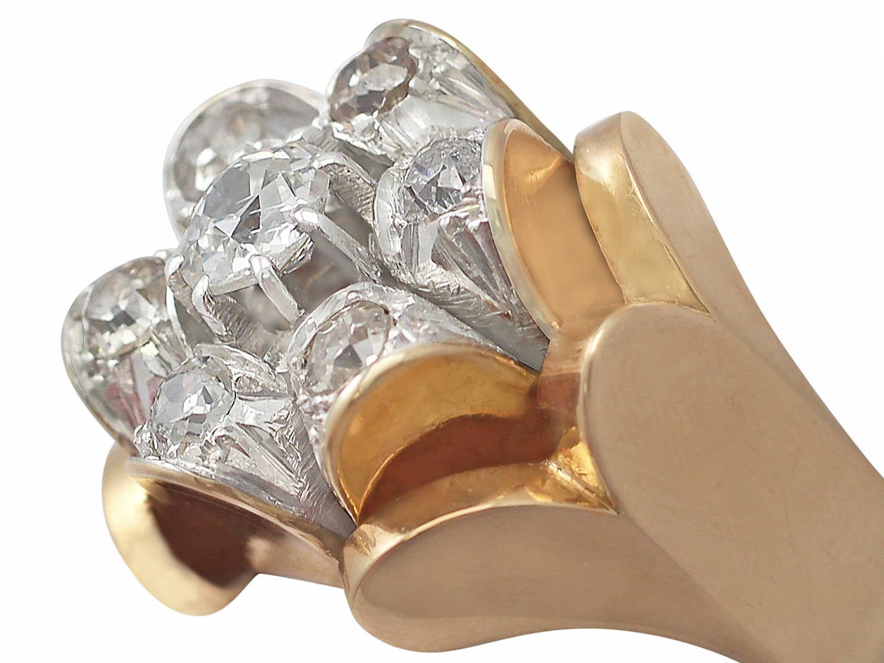 Round Cut 1920s Antique 1.53 Carat Diamond Cluster Yellow Gold Cocktail Ring