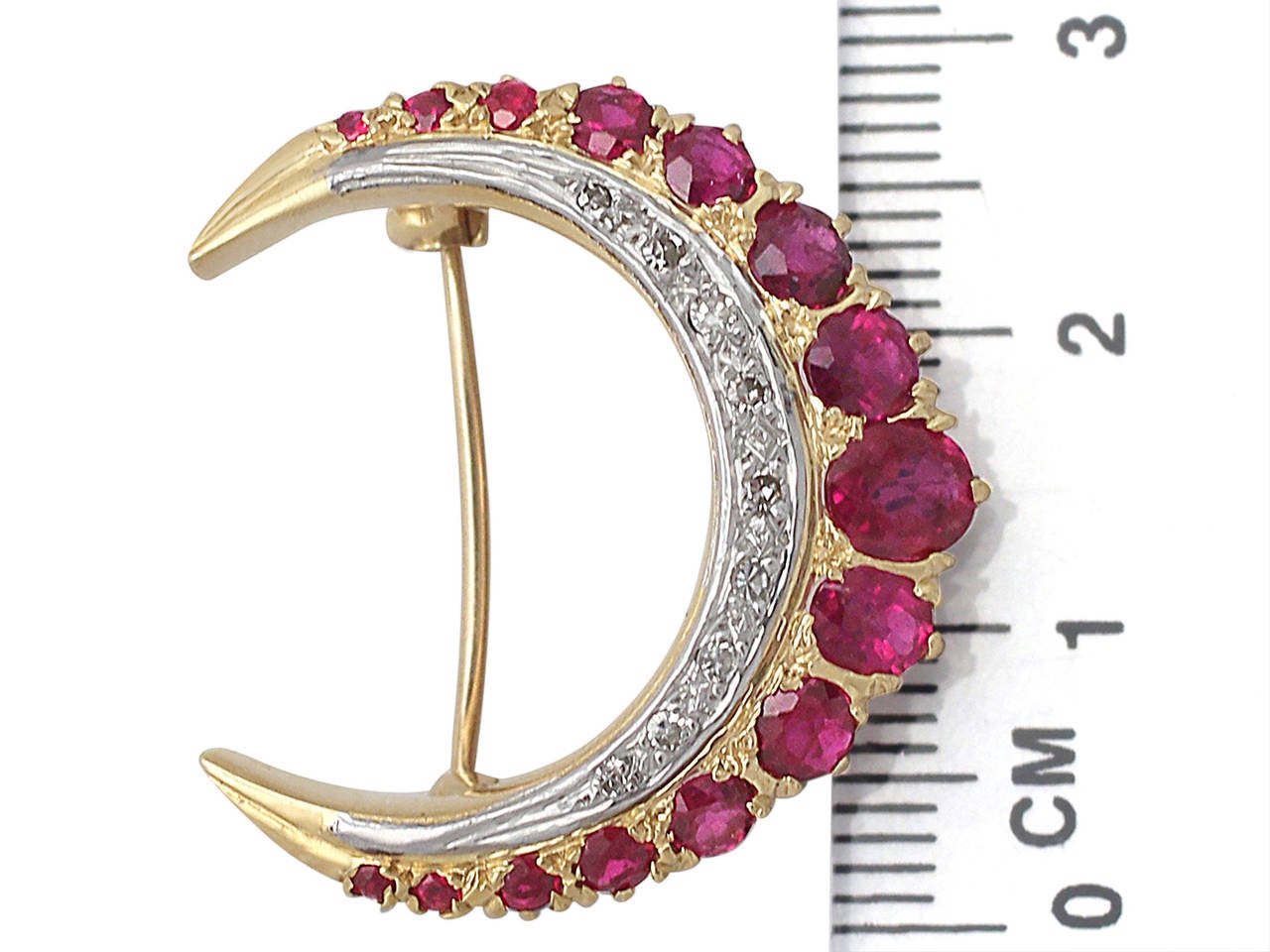 2.32Ct Ruby & 0.23Ct Diamond, 18k Yellow Gold Crescent Brooch - 1976 3