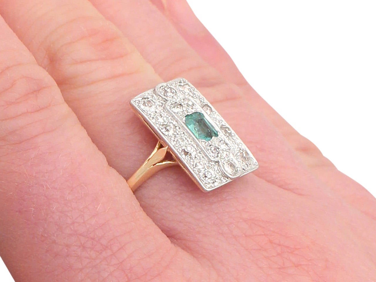 1920s Antique Emerald & Diamond Yellow Gold Cocktail Ring 4