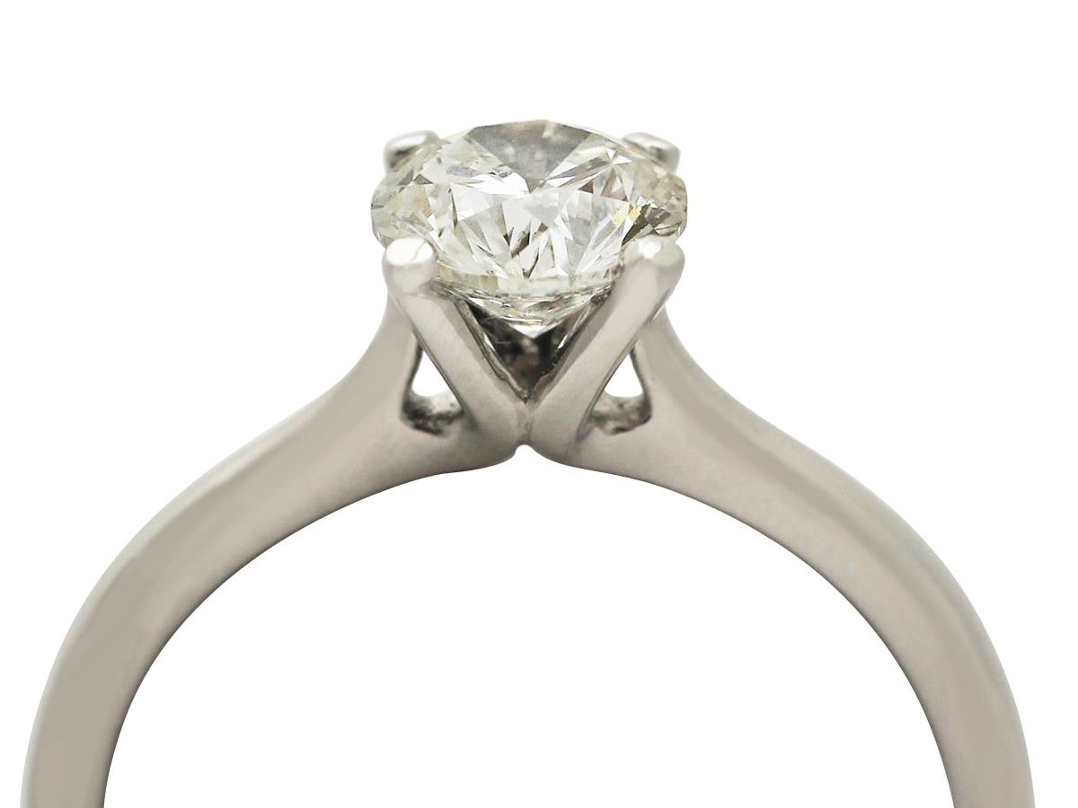 A fine 1.02 carat modern brilliant round cut diamond ring in platinum; part of our diverse diamond jewelry collection

This very good contemporary round cut diamond ring has been crafted in platinum.

The 1.02cts modern brilliant round cut