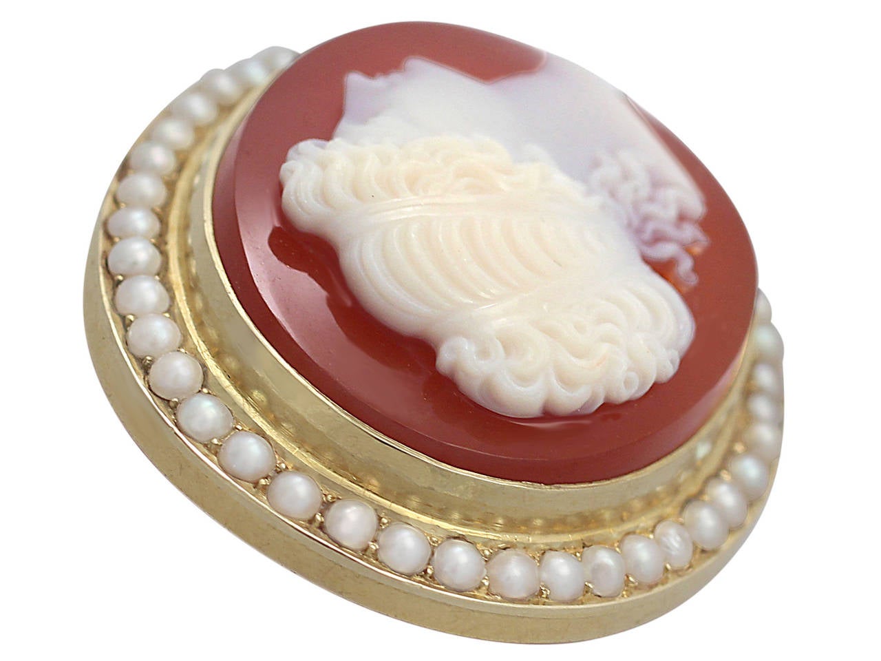 Cameo Brooch with Pearls, 15 Karat Yellow Gold, Antique Victorian In Excellent Condition In Jesmond, Newcastle Upon Tyne