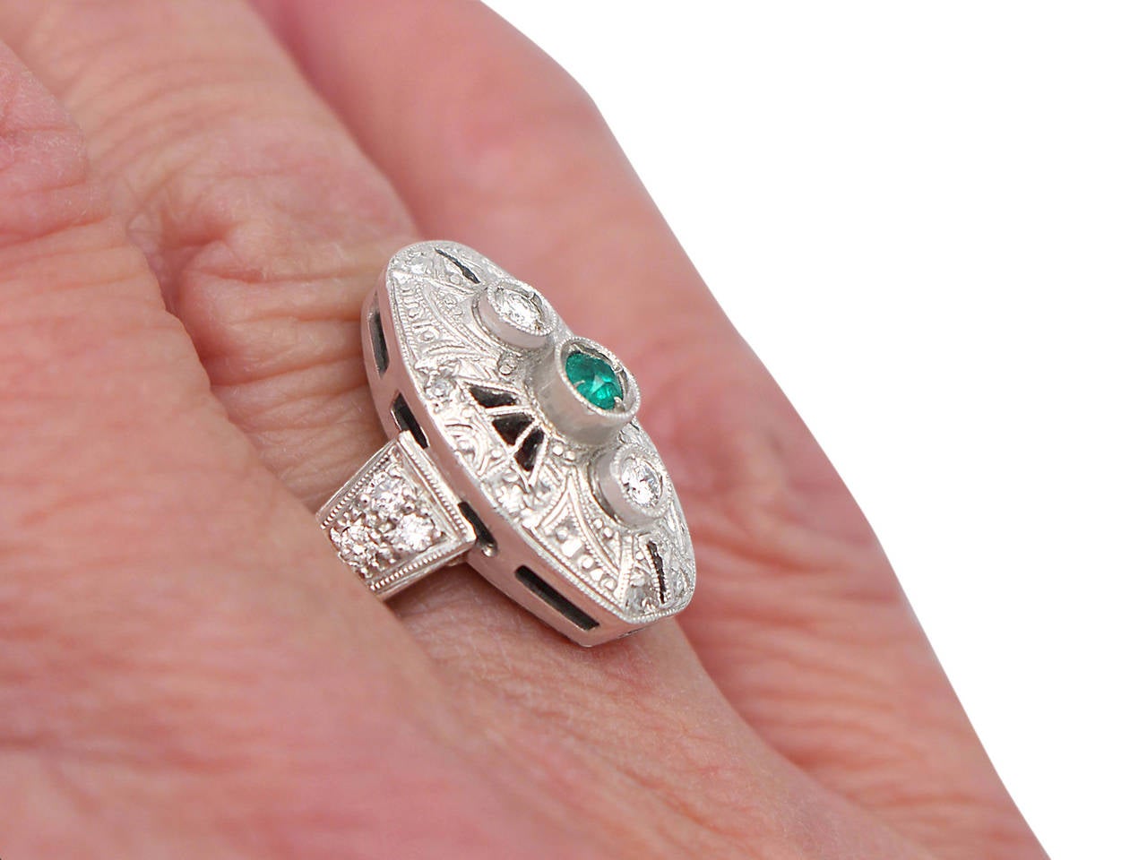 0.20Ct Diamond & 0.05Ct Emerald, Platinum Ring - Art Deco Style - Vintage 4