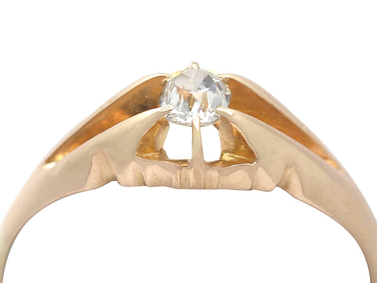 A fine and impressive antique 0.23 carat diamond solitaire ring in 18 karat yellow gold; part our antique jewelry and estate jewelry collections

This fine and impressive antique diamond solitaire ring has been crafted in 18k yellow gold.

The ring