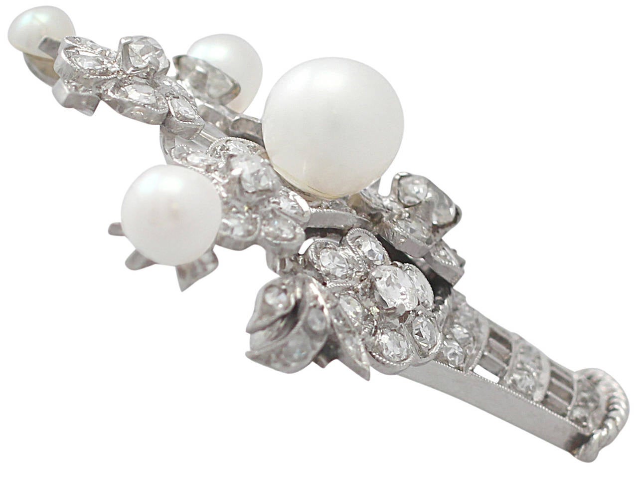 2.81Ct Diamond and Pearl, 14k White Gold Brooch - Antique Circa 1900 In Excellent Condition In Jesmond, Newcastle Upon Tyne