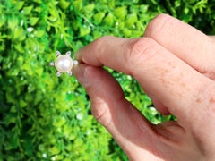 Anello da cocktail in oro bianco con perle coltivate e diamanti, anni '1970