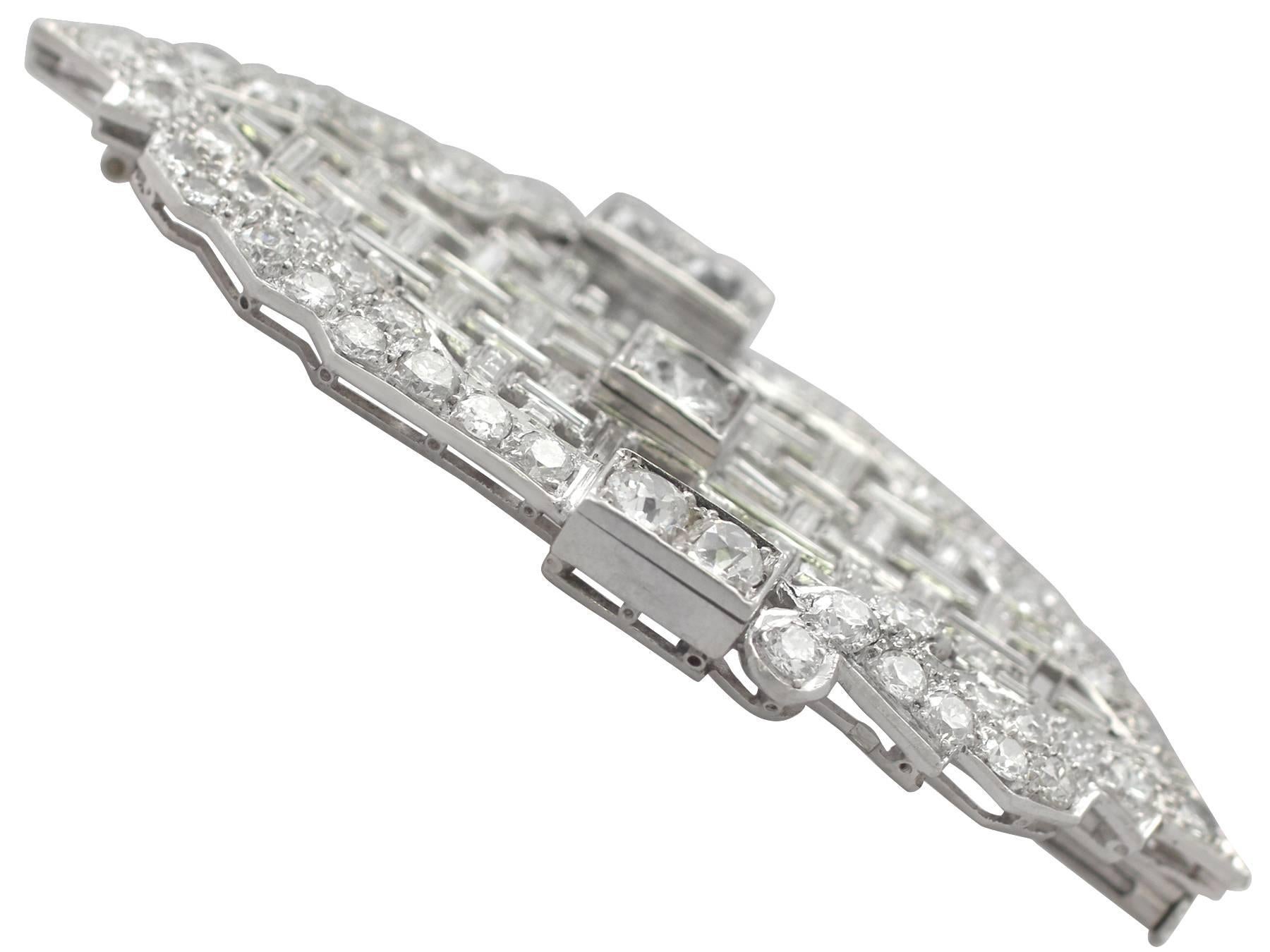 5.83Ct Diamond and Platinum Brooch - Art Deco Style - Antique Circa 1920 In Excellent Condition In Jesmond, Newcastle Upon Tyne