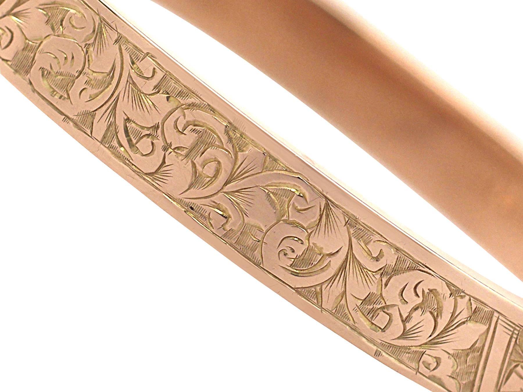A fine and impressive antique Victorian 9 karat rose gold bangle; part of our diverse antique jewelry and estate jewelry collections

This fine and impressive antique bangle has been crafted in 9k rose gold.

The anterior face of the bangle is