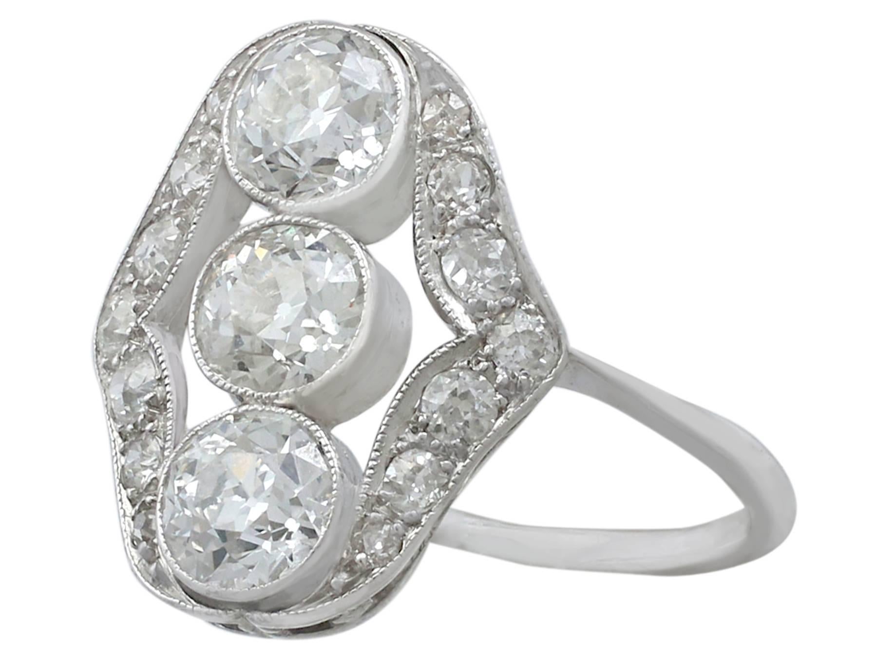 1910s Antique 2.44 Carat Diamond Platinum Three-Stone Ring In Excellent Condition In Jesmond, Newcastle Upon Tyne