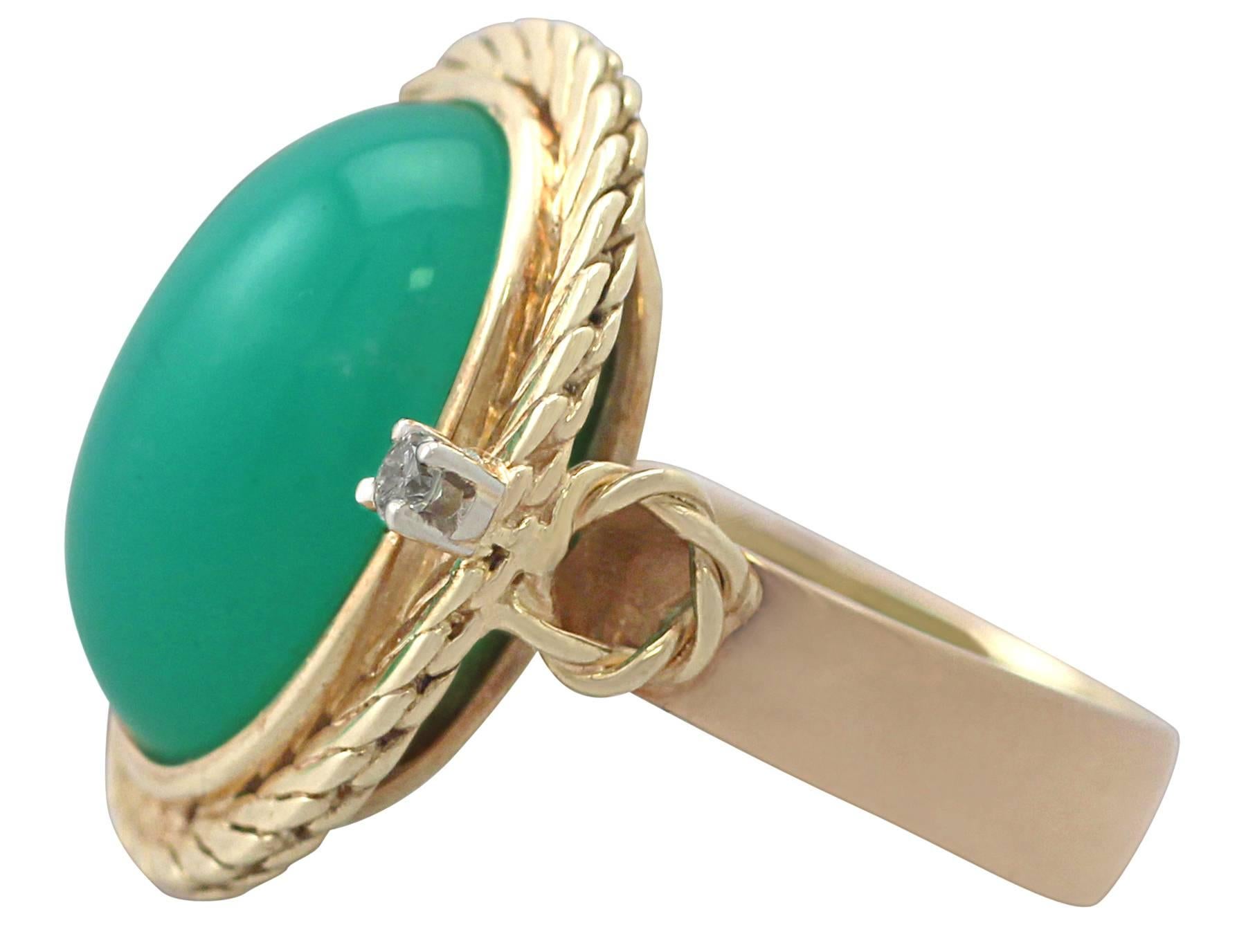 1960s 10.59 Carat Chrysoprase & Diamond Yellow Gold Cocktail Ring In Excellent Condition In Jesmond, Newcastle Upon Tyne