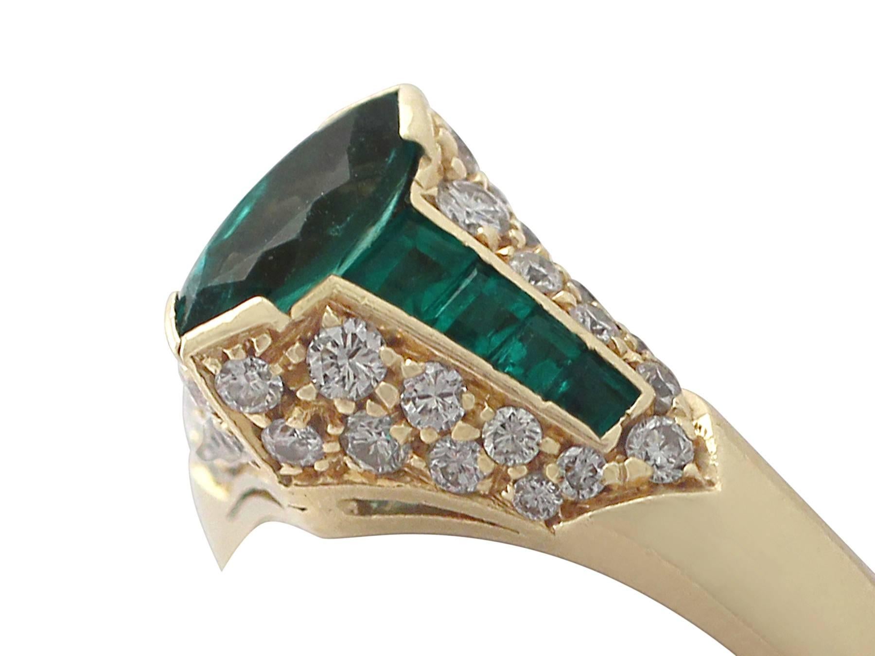 0.75Ct Emerald & 0.59Ct Diamond, 18k Yellow Gold Dress Ring - Vintage Circa 1980 In Excellent Condition In Jesmond, Newcastle Upon Tyne