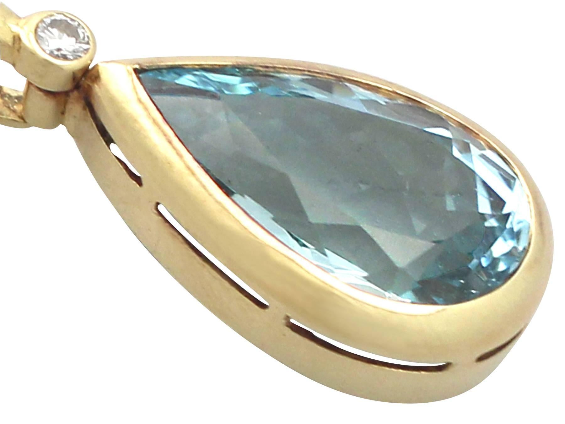 1970s 6.04 Carat Aquamarine Diamond Gold Pendant In Excellent Condition In Jesmond, Newcastle Upon Tyne