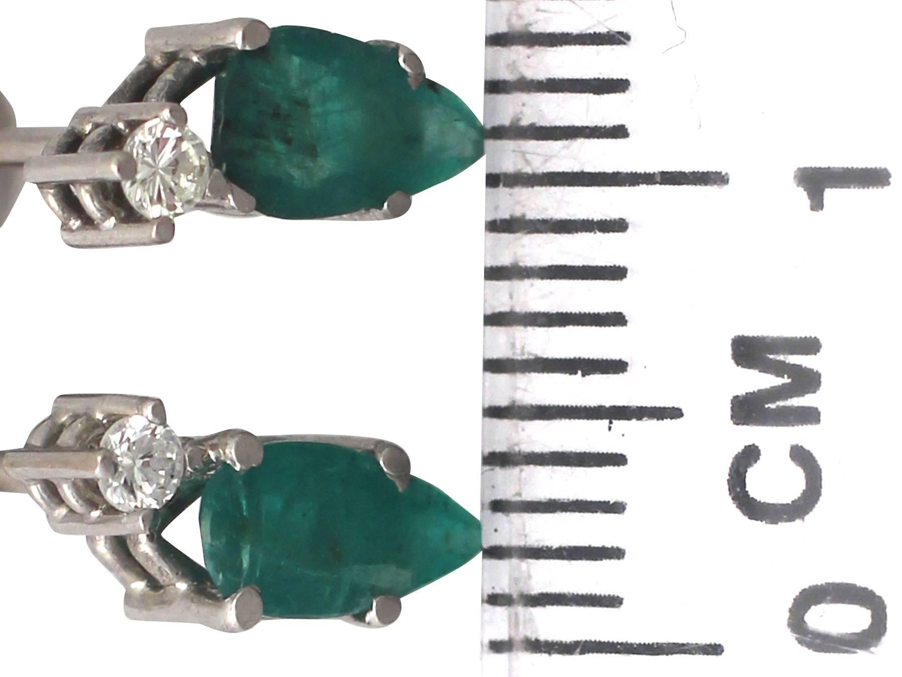 1.04 Carat Emerald and 0.05 Carat Diamond, 18 Karat Gold Stud Earrings, Vintage 4