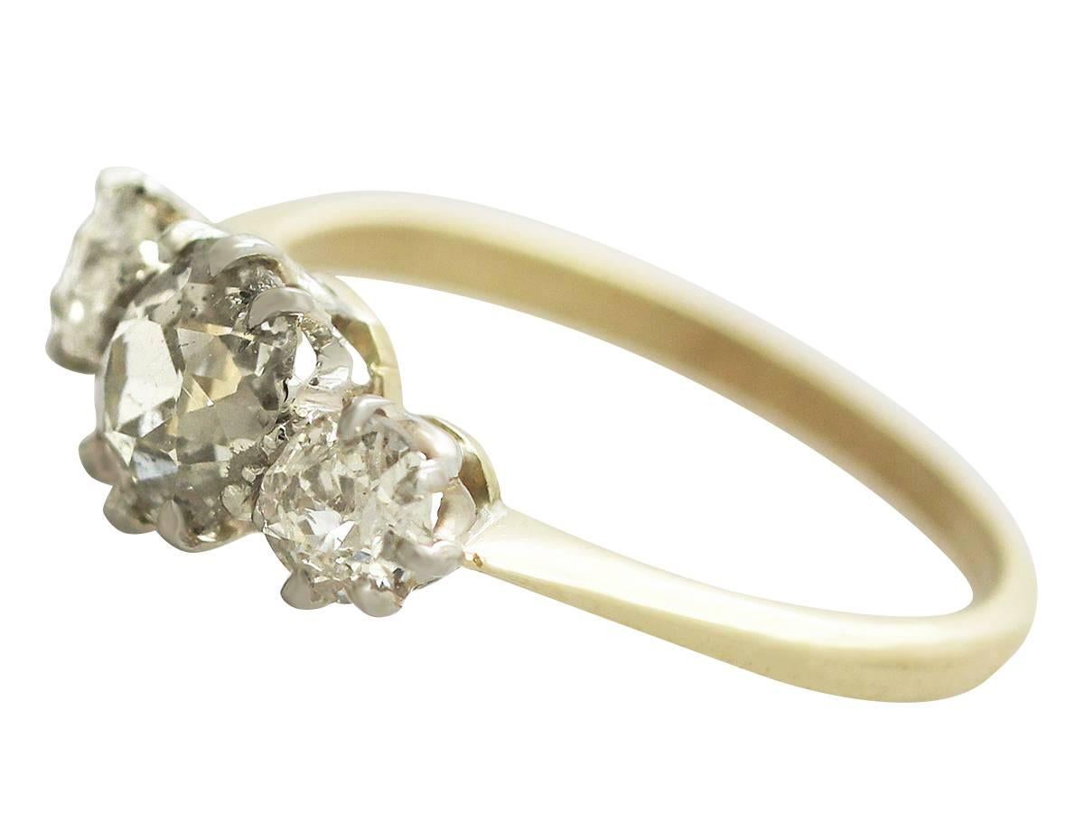 1.29Ct Diamond and 18k Yellow Gold Trilogy Ring - Antique Circa 1920 In Excellent Condition In Jesmond, Newcastle Upon Tyne