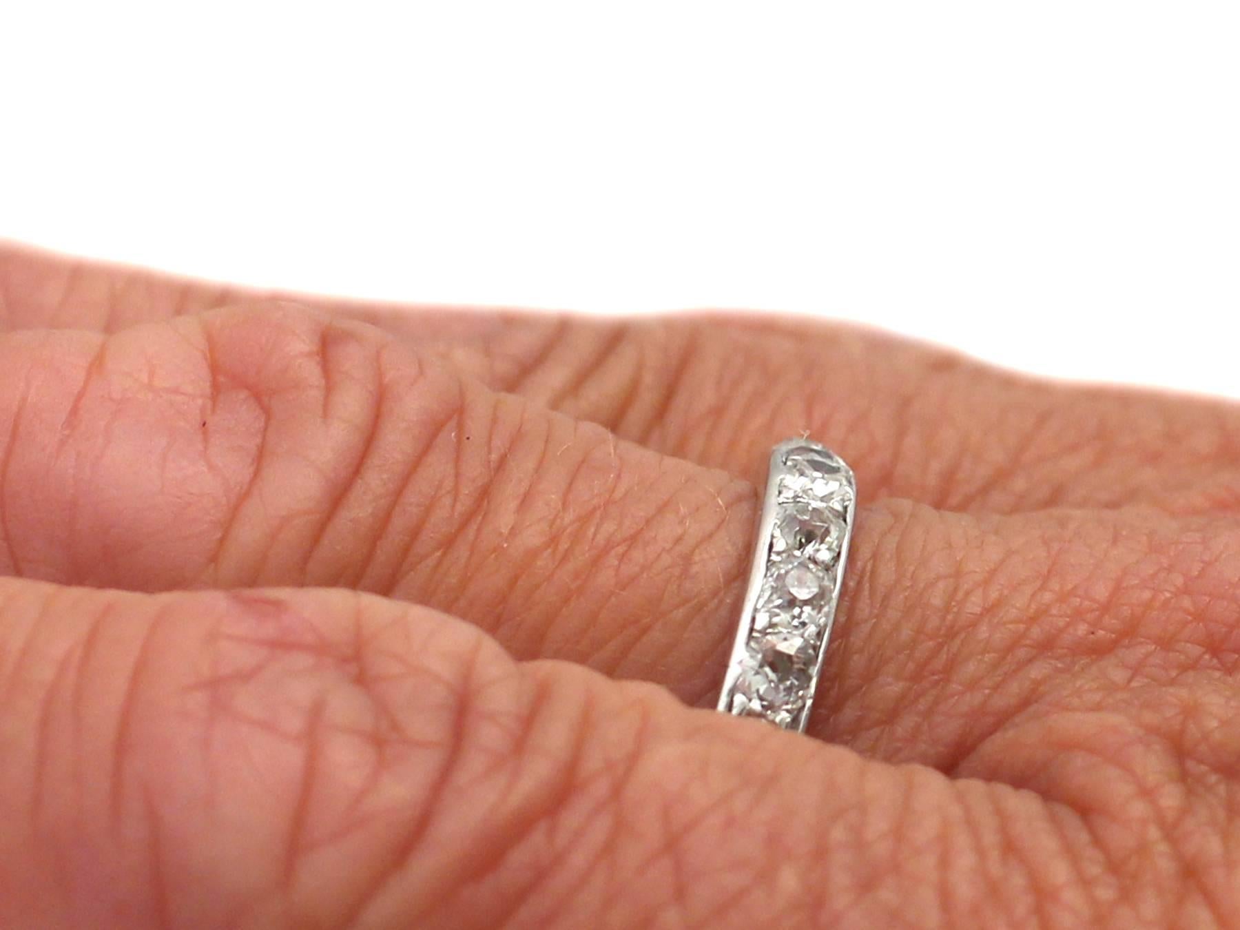 1930s 0.95 ct Diamond and 9k White Gold Full Eternity Ring 3