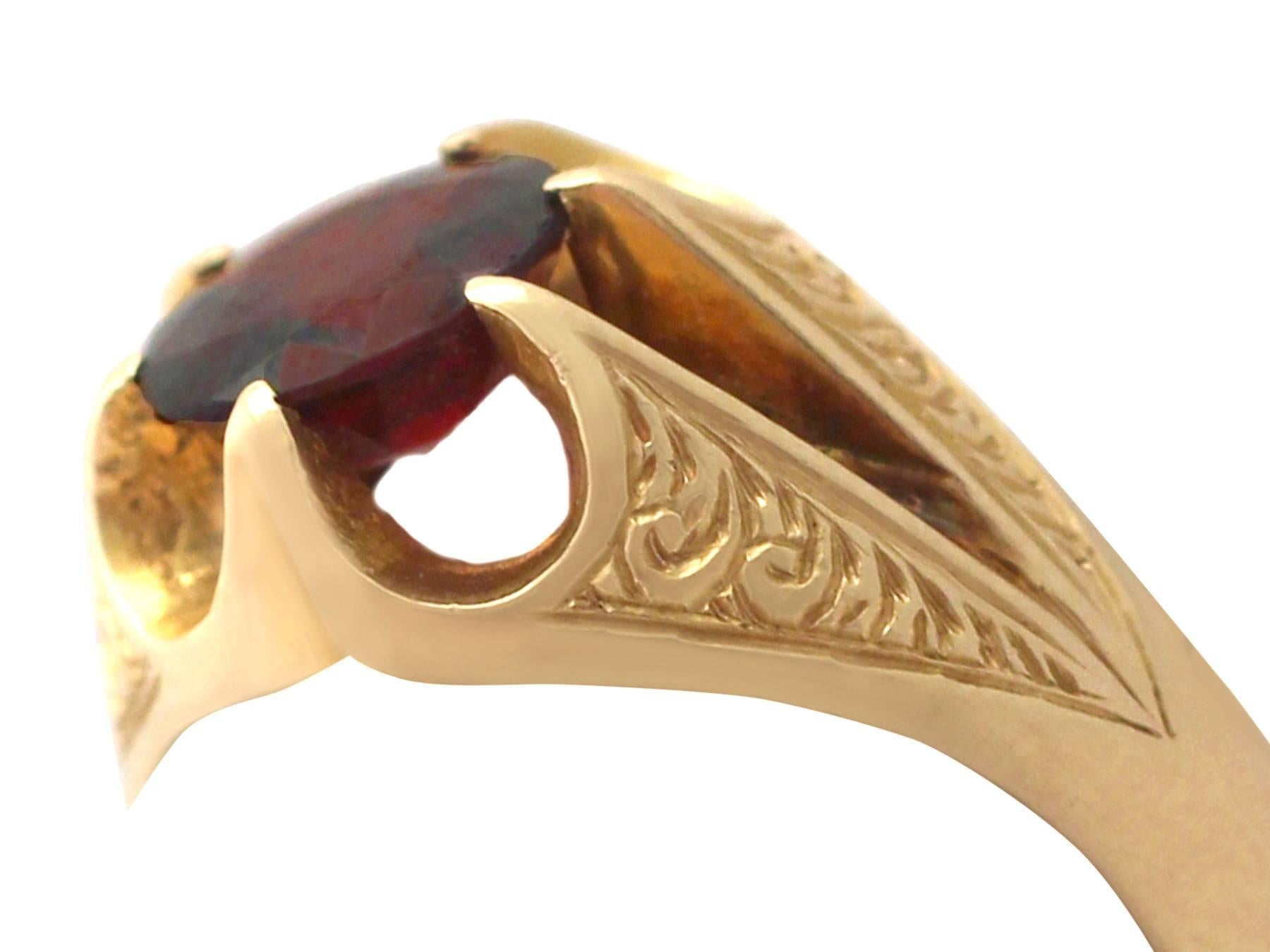 A fine and impressive antique 1.52 carat garnet ring in 18k yellow gold; part of our diverse gemstone jewellery collections

This fine antique garnet ring has been crafted in 18k yellow gold.

The impressive design displays an six claw set round
