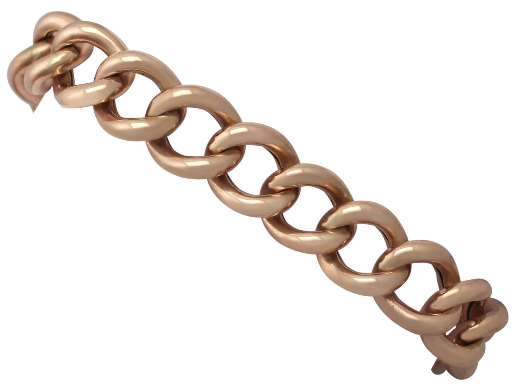 A fine, large and impressive antique 9 karat rose gold curb link bracelet with a heart shaped padlock clasp; part of our diverse antique jewelry and estate jewelry collections

This fine, large and impressive antique bracelet has been crafted in