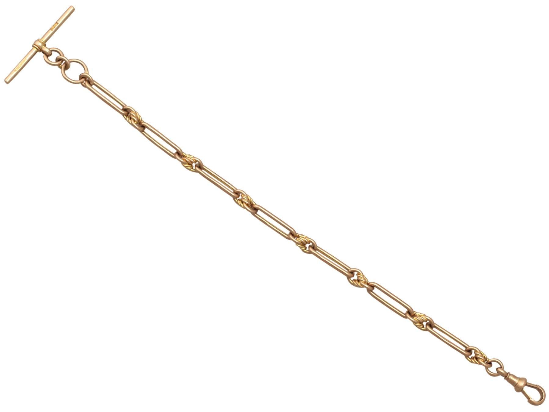 A fine and impressive antique 9 karat yellow gold Albert watch chain; part of our diverse antique jewelry and estate jewelry collections

This fine and impressive fancy watch chain has been crafted in 9k yellow gold.

The impressive Albert watch