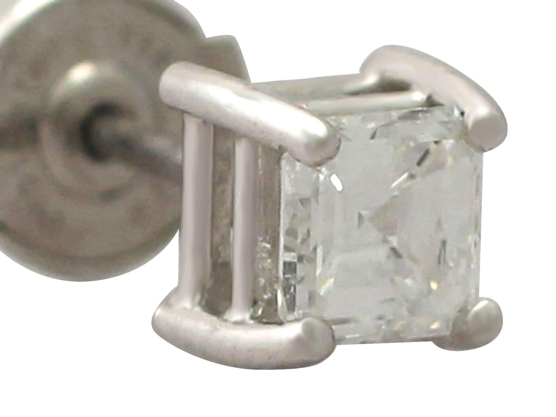 Women's 0.95Ct Diamond and Platinum Stud Earrings - Circa 1990