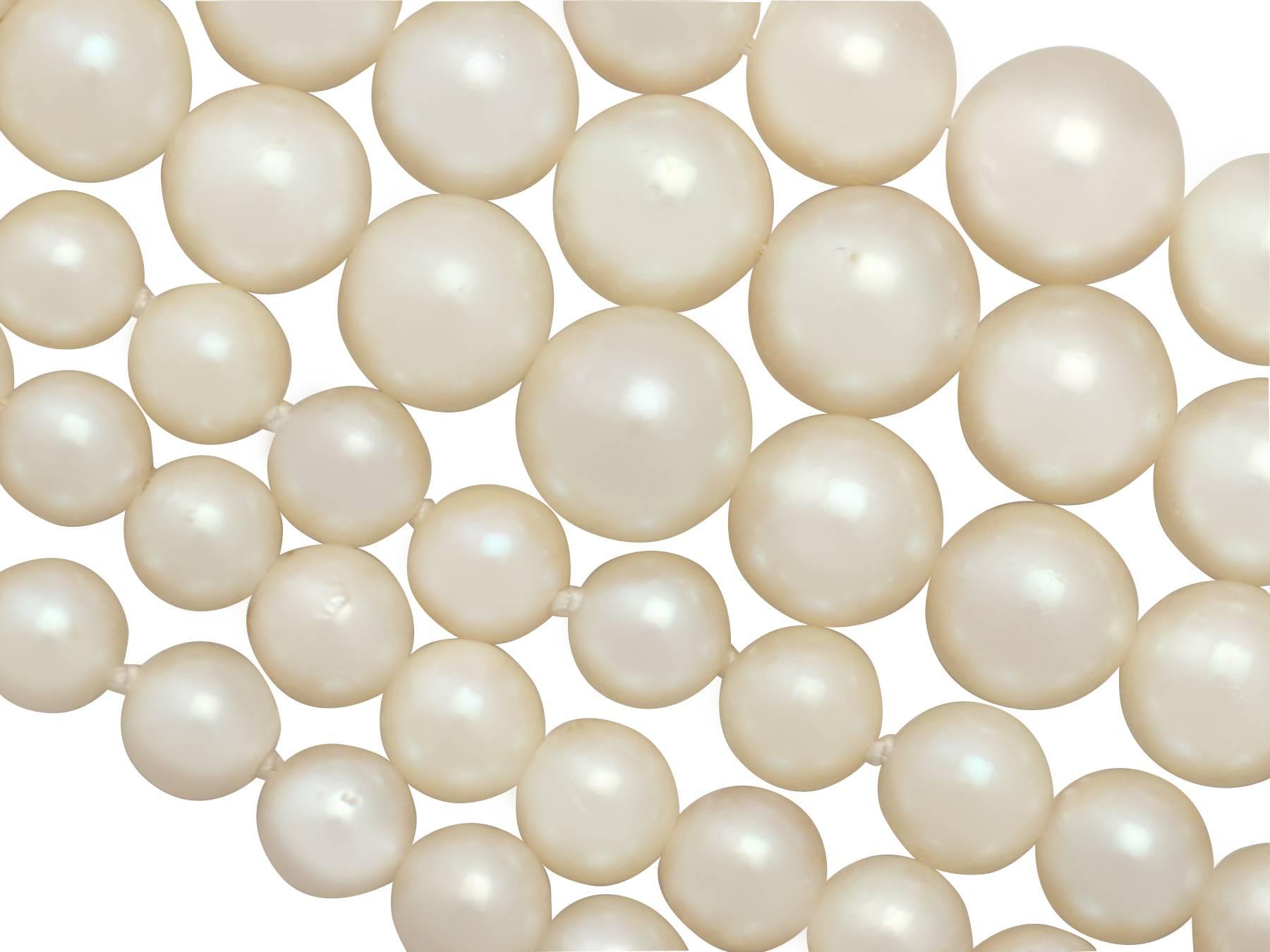 party city pearl necklace
