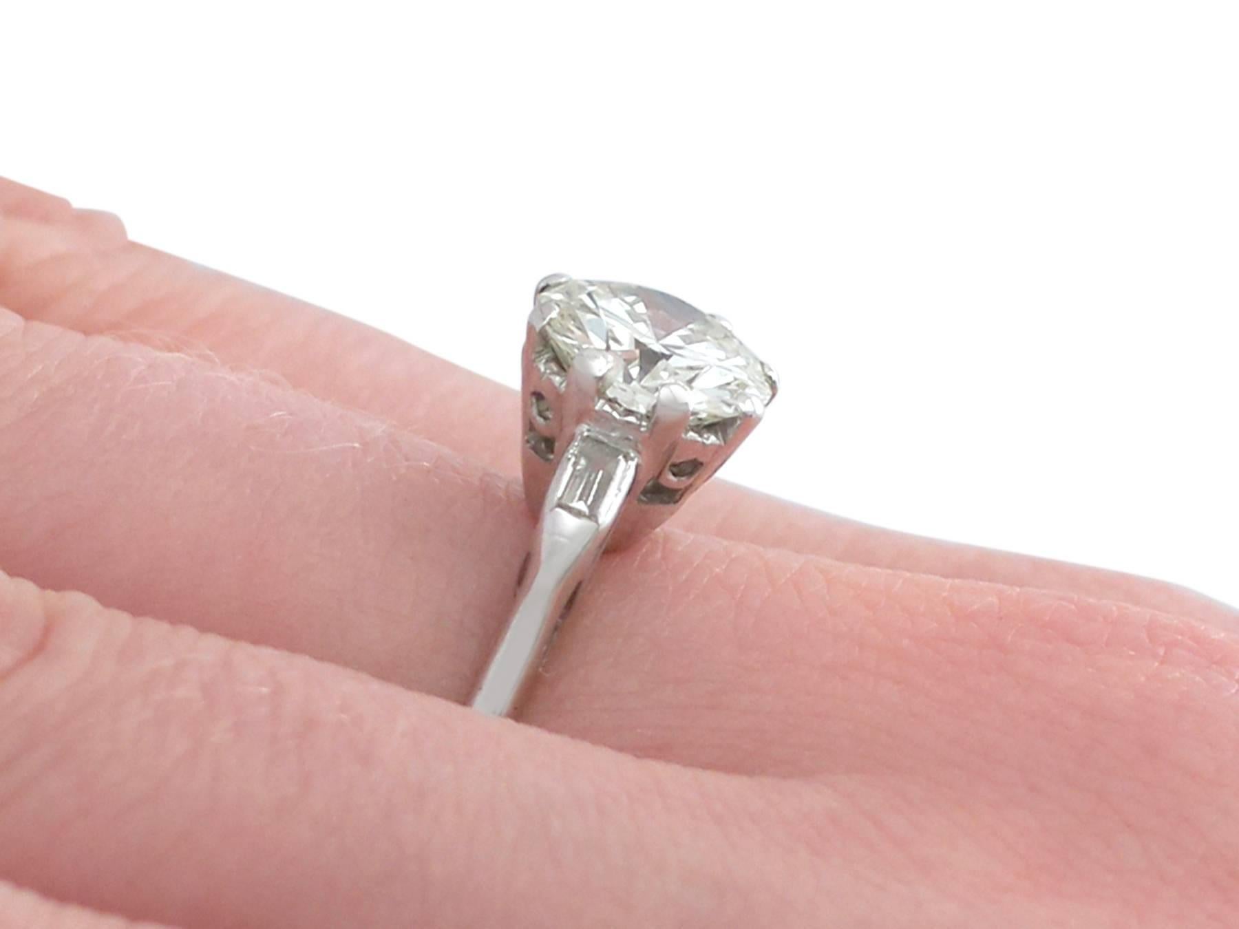 1950s 1.92 Carat Diamond and White Gold Solitaire Ring 3