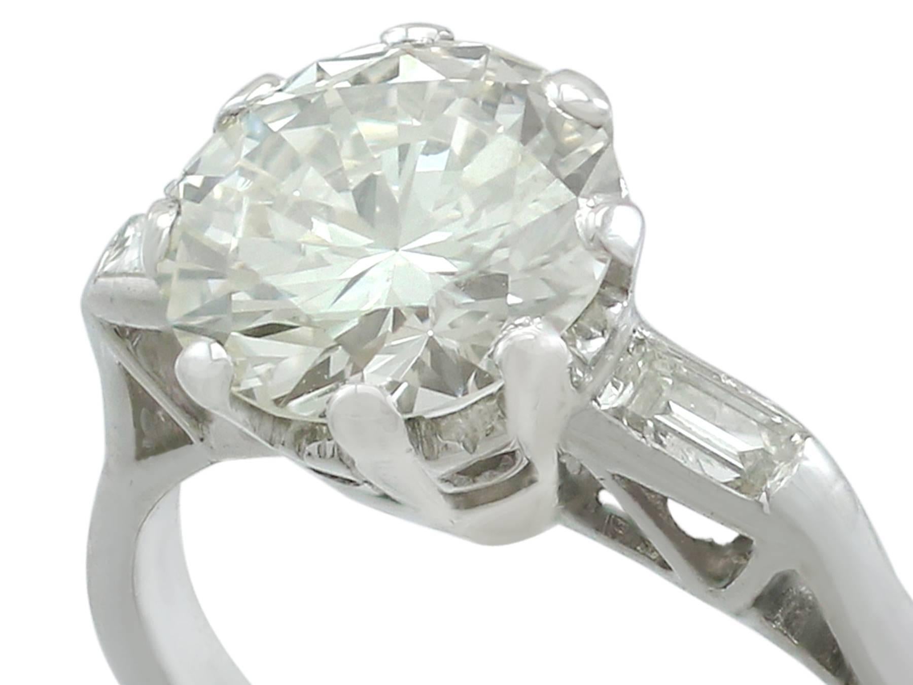 1950s 1.92 Carat Diamond and White Gold Solitaire Ring In Excellent Condition In Jesmond, Newcastle Upon Tyne