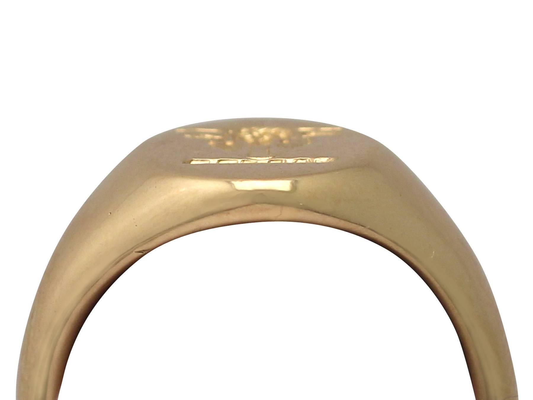 Women's or Men's 1920s 18 k Yellow Gold Signet Ring 
