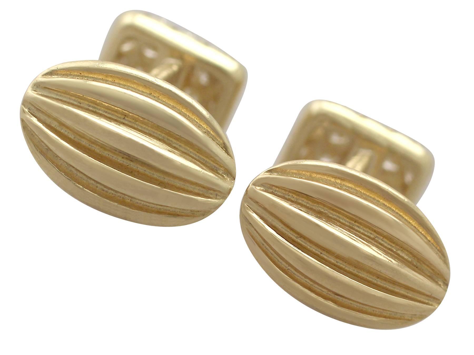 1980s 1.50 Carat Diamond Yellow Gold Cufflinks 1