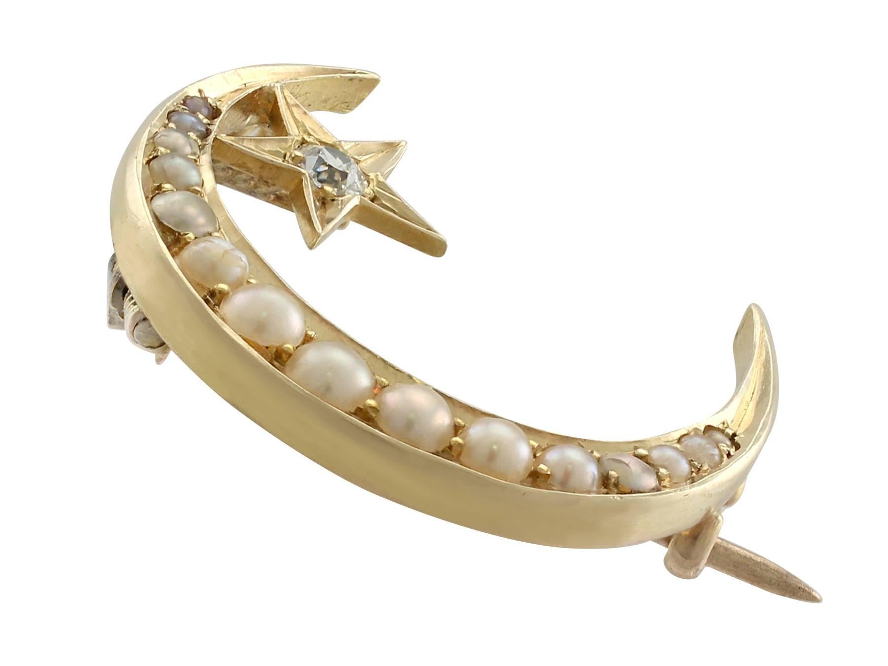 Antique 0.05 Carat Diamond and Seed Pearl, Yellow Gold Crescent Brooch In Excellent Condition In Jesmond, Newcastle Upon Tyne