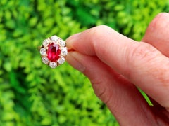 Anillo francés de oro rosa de 18 quilates con un rubí de 2,01 quilates y un diamante de 1,35 quilates, de alrededor de 1915