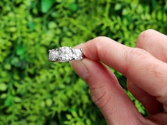 Anello trilogy antico e vintage in platino con diamanti da 4,55 carati