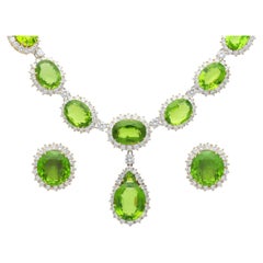 205.22 Carat Peridot 35.28 Carat Diamond 18k Gold Jewellery Set Circa 1980