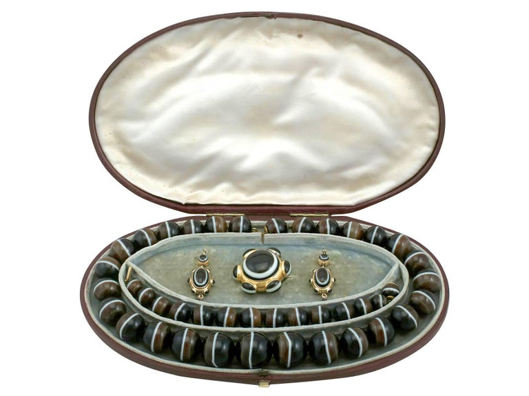 Victorian Banded Agate 18 Karat Yellow Gold 15 Karat Yellow Gold