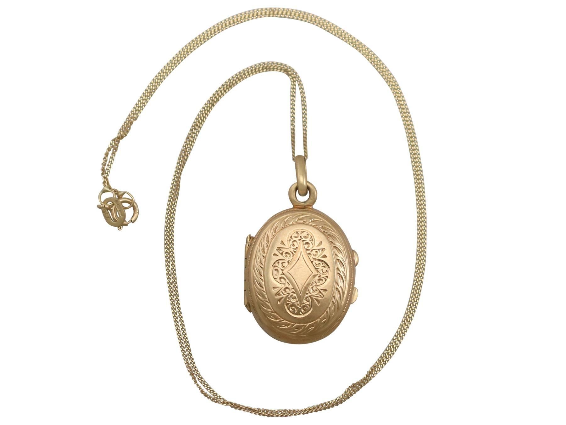 An impressive antique French 1890's 18 karat yellow gold locket pendant; part of our diverse antique jewelry and estate jewelry collections

This stunning, fine and impressive antique French locket has been crafted in 18k yellow gold.

The locket
