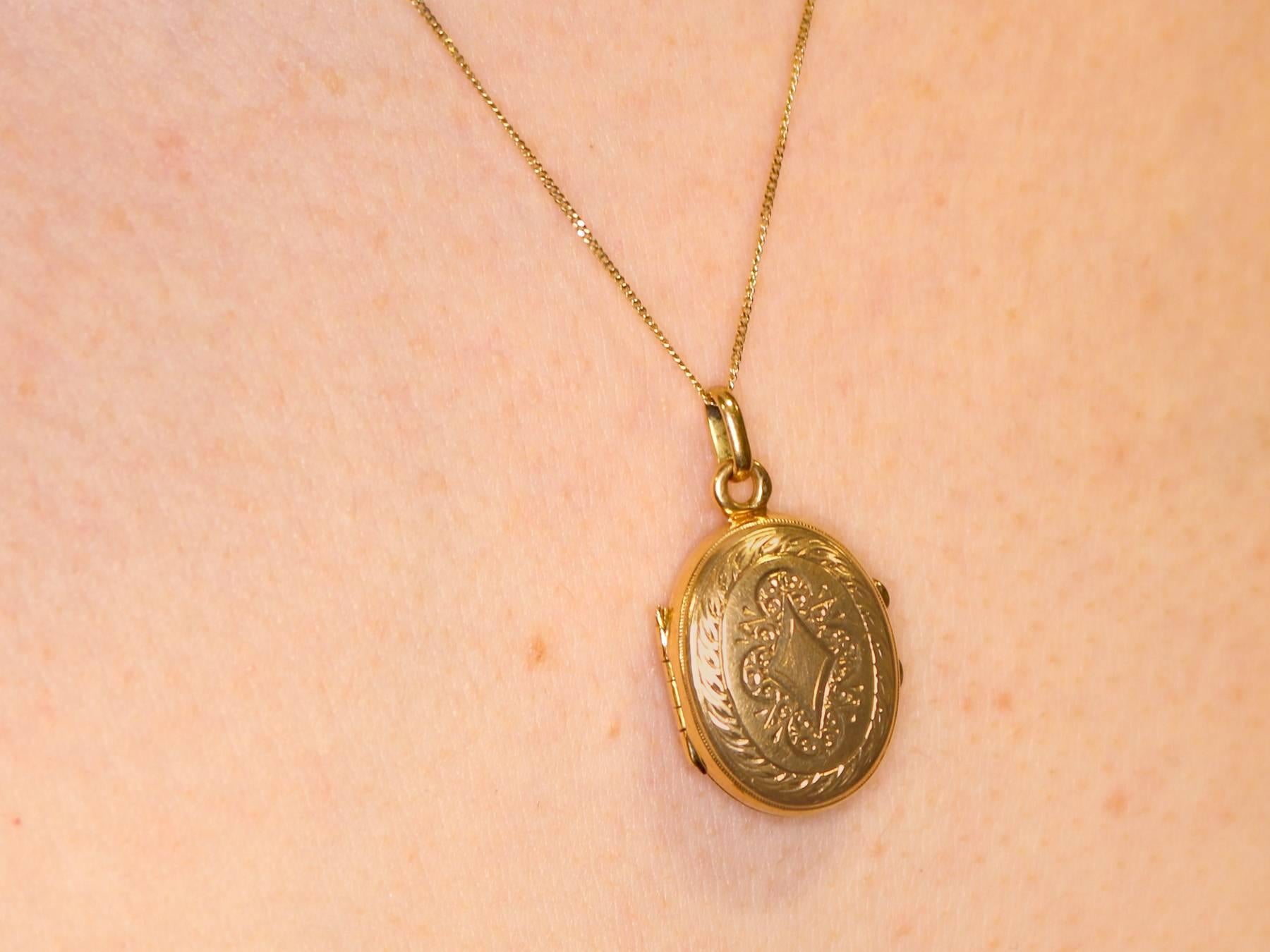1890s Antique French Yellow Gold Locket 3