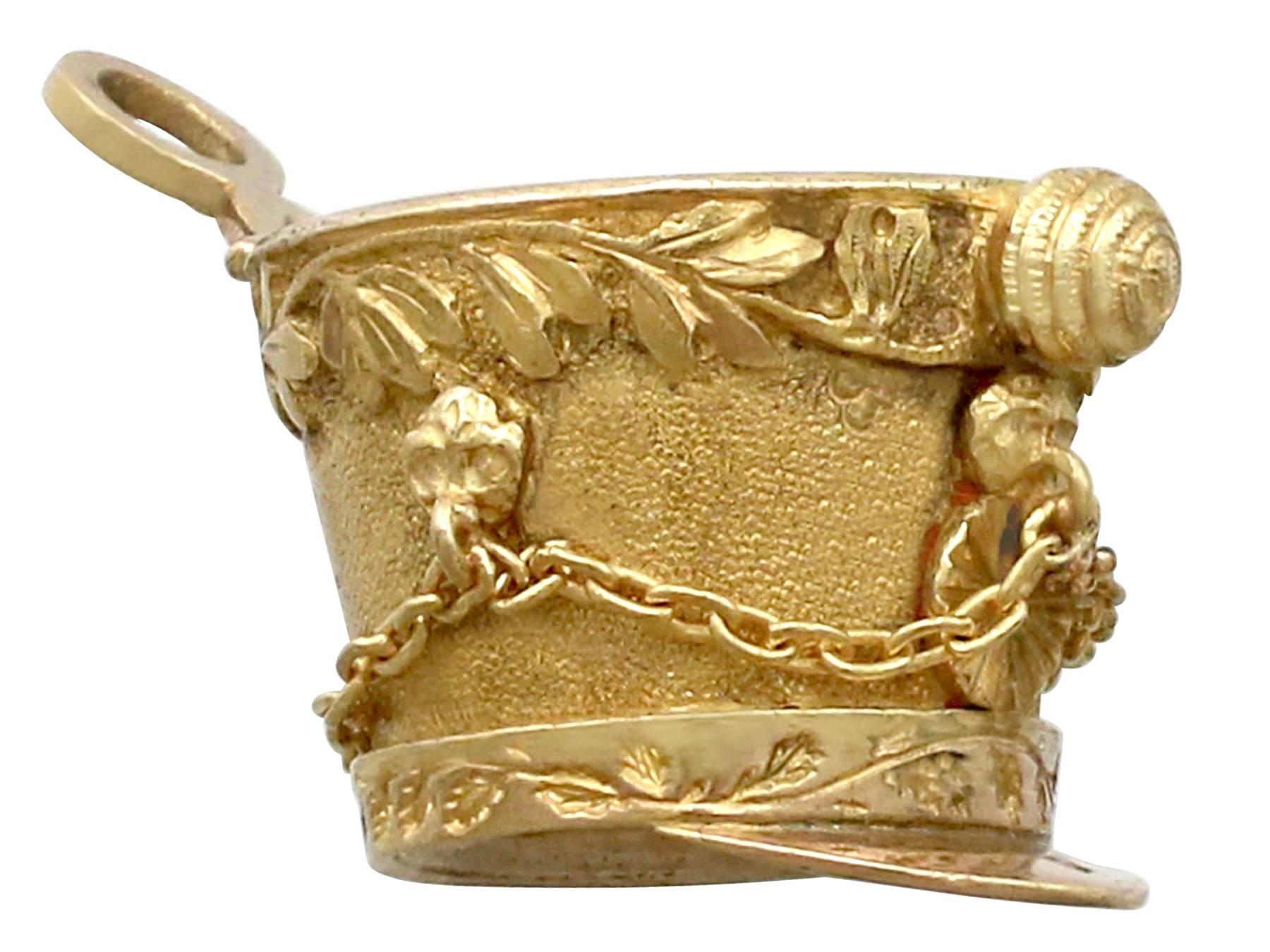 1810er Jahre Französisches Gelbgold-Armband Charms Napoleonisches Hussar im Angebot 3