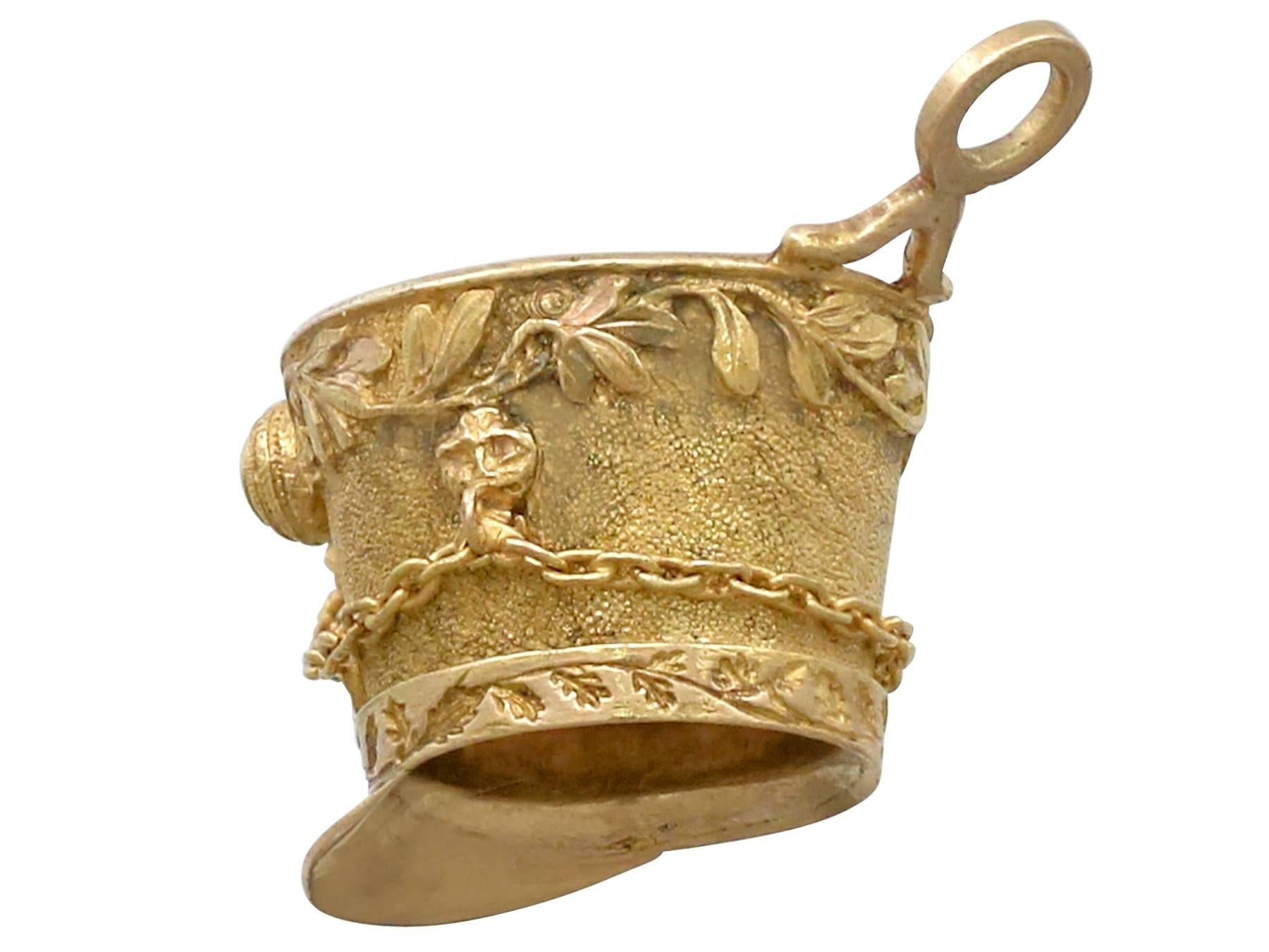 1810er Jahre Französisches Gelbgold-Armband Charms Napoleonisches Hussar im Angebot 4