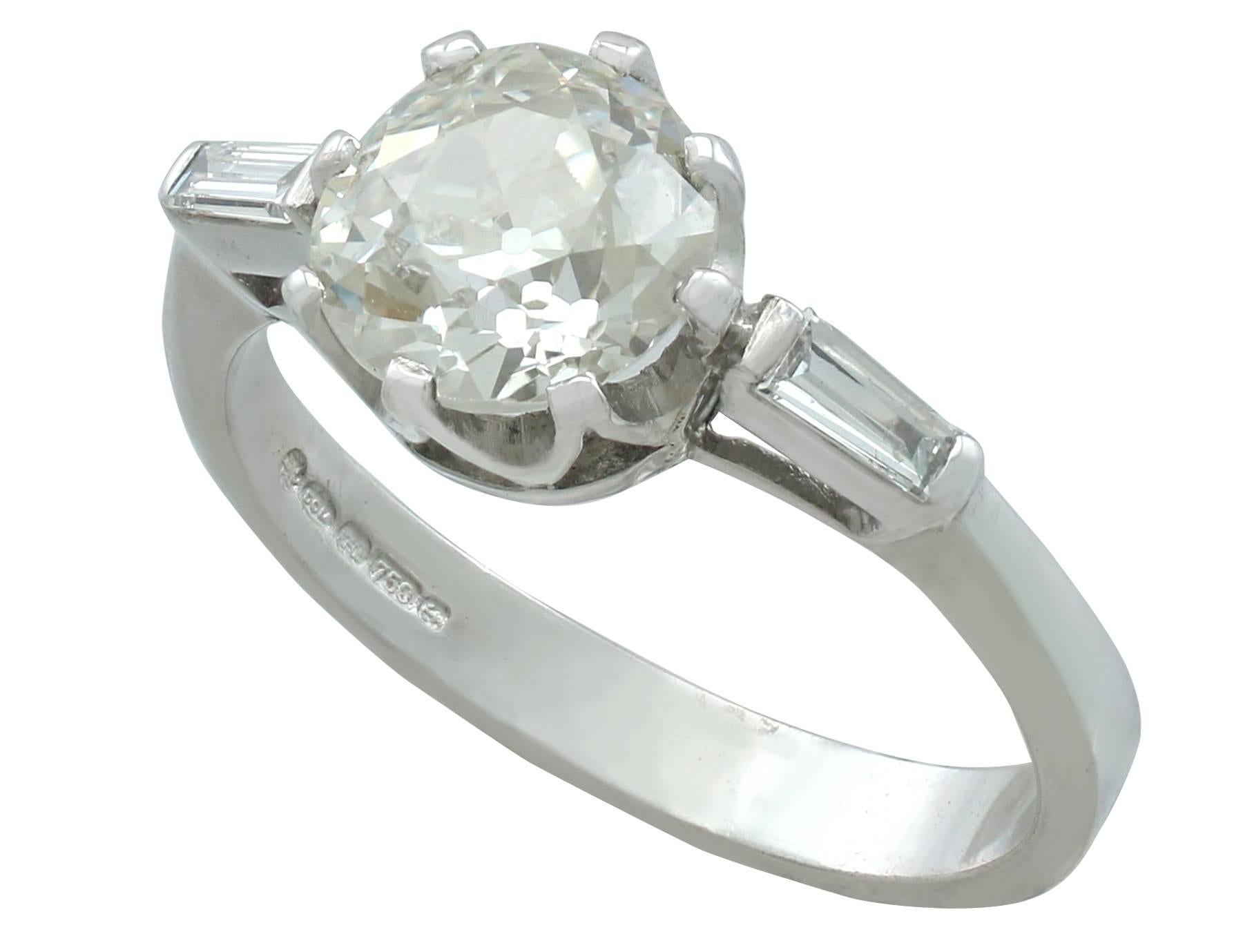 1900s 1.95 Carat Diamond and Contemporary White Gold Solitaire Ring In Excellent Condition In Jesmond, Newcastle Upon Tyne