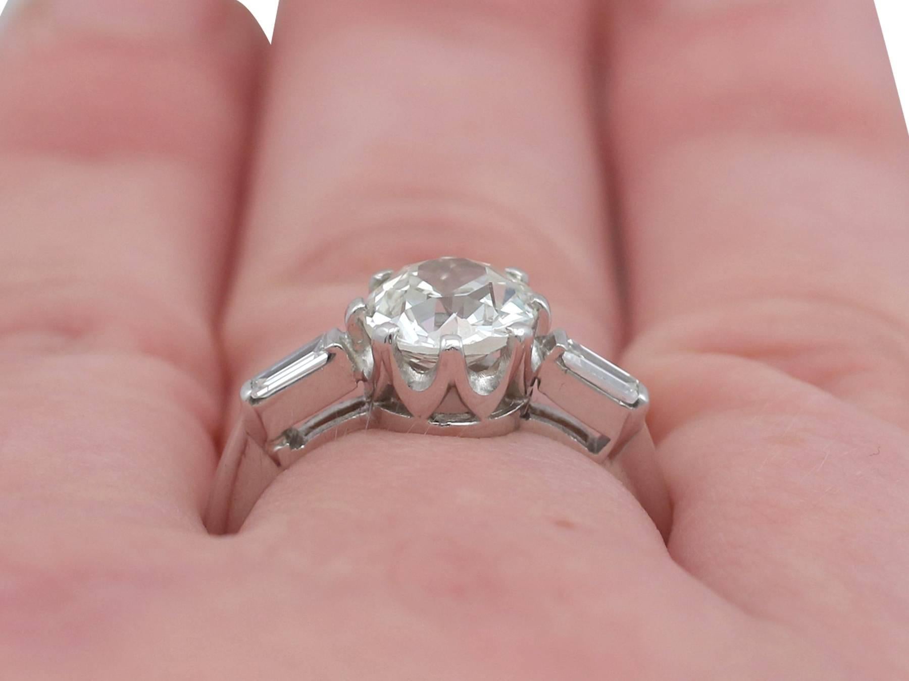 1900s 1.95 Carat Diamond and Contemporary White Gold Solitaire Ring 4