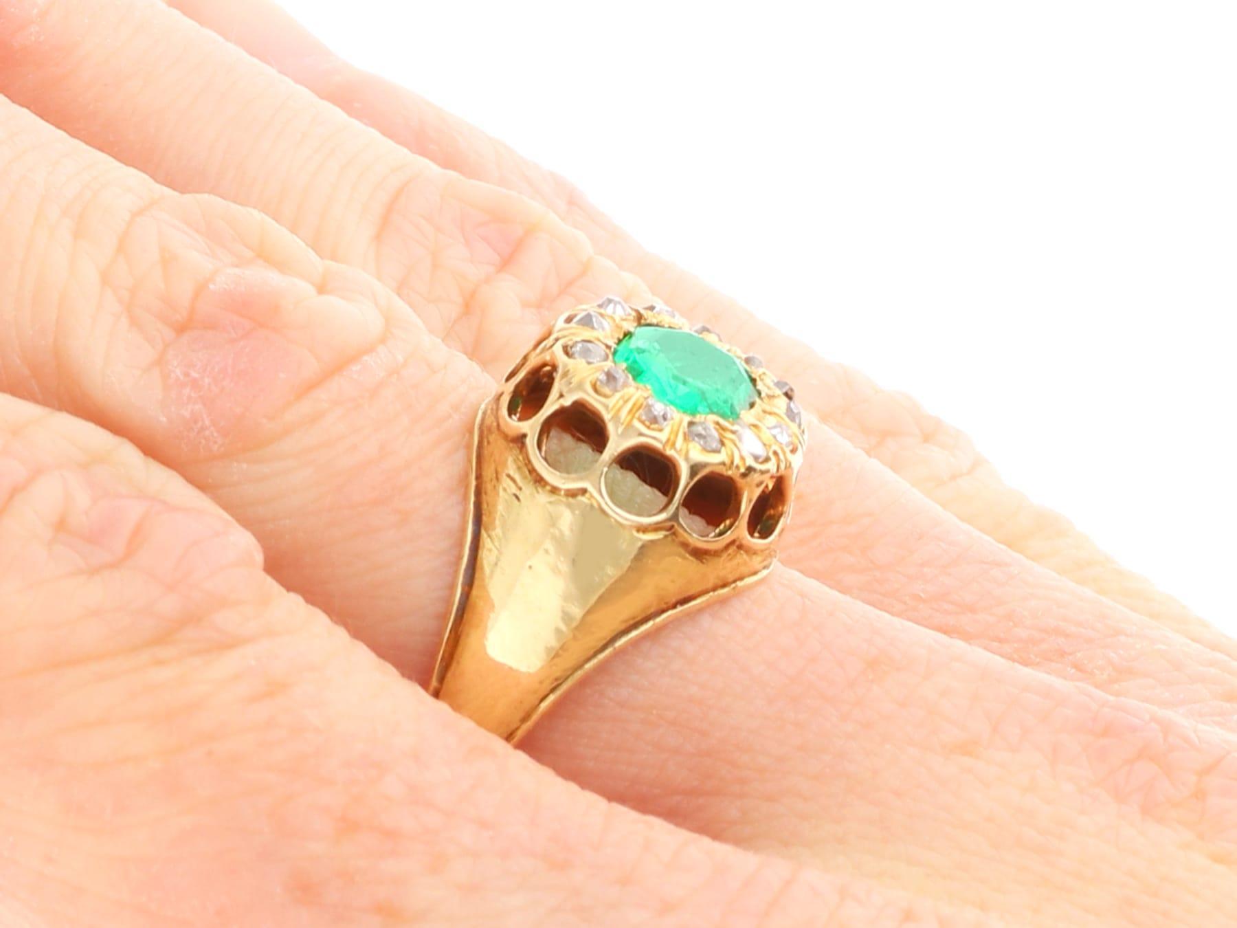 Bague cocktail en or jaune avec émeraude de Colombie de 1,22 carat et diamants en vente 3