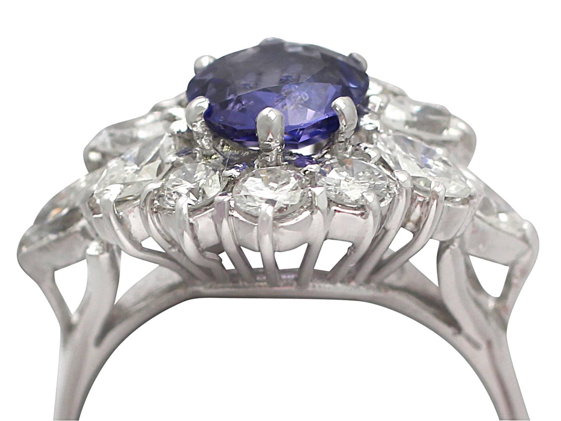1970s 1.15 Carat Sapphire and 1.65 Carat Diamond, 18k White Gold Cluster Ring In Excellent Condition In Jesmond, Newcastle Upon Tyne