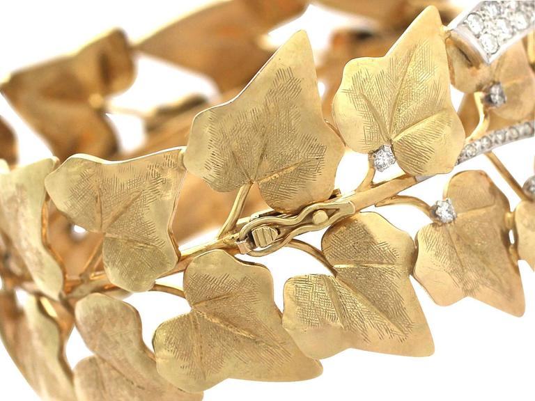 1930s 1.12 Carat Diamond Two Color Gold Bangle Bracelet For Sale at 1stdibs