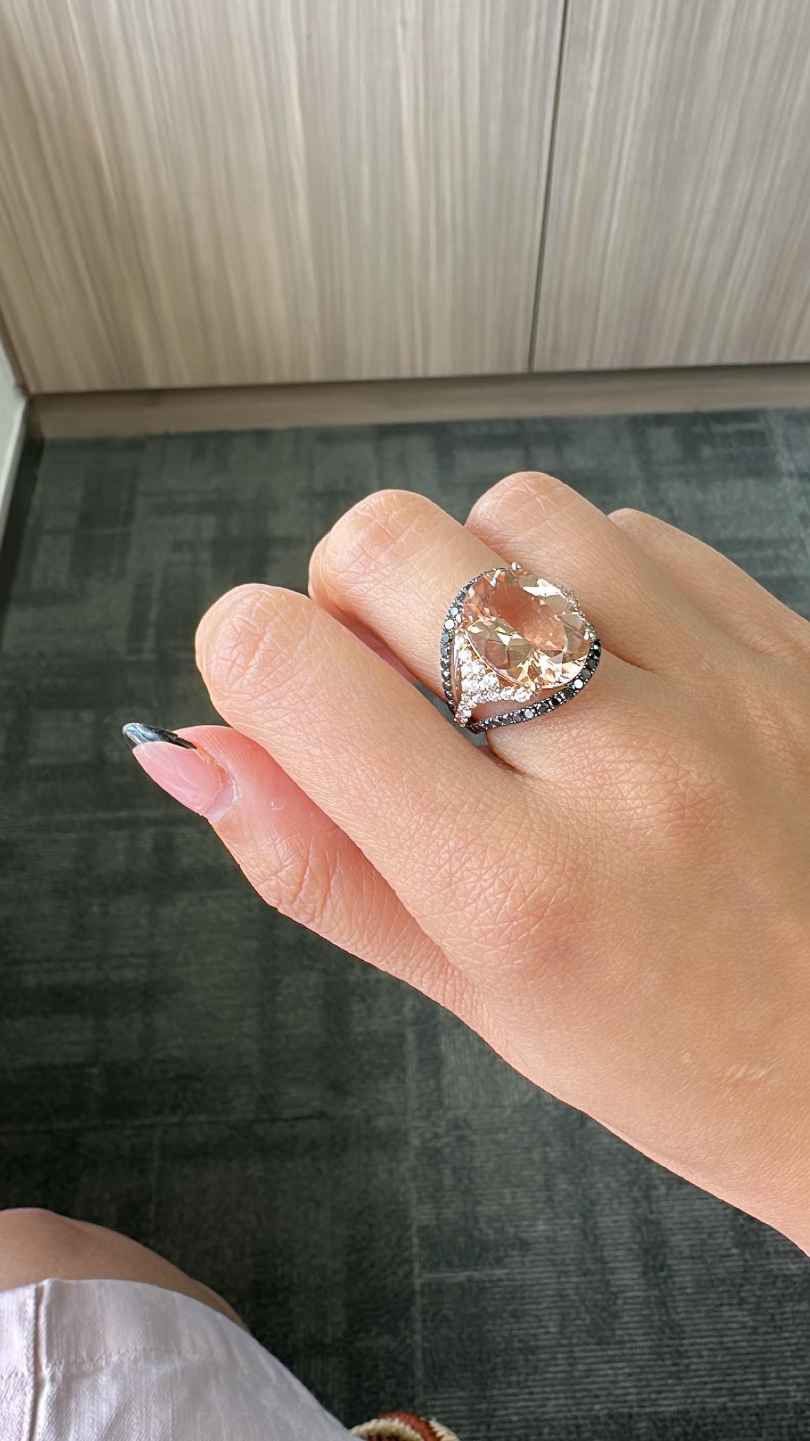 Anello di fidanzamento con morganite e diamanti neri in oro rosa 18 carati, 7,90 carati in vendita 3