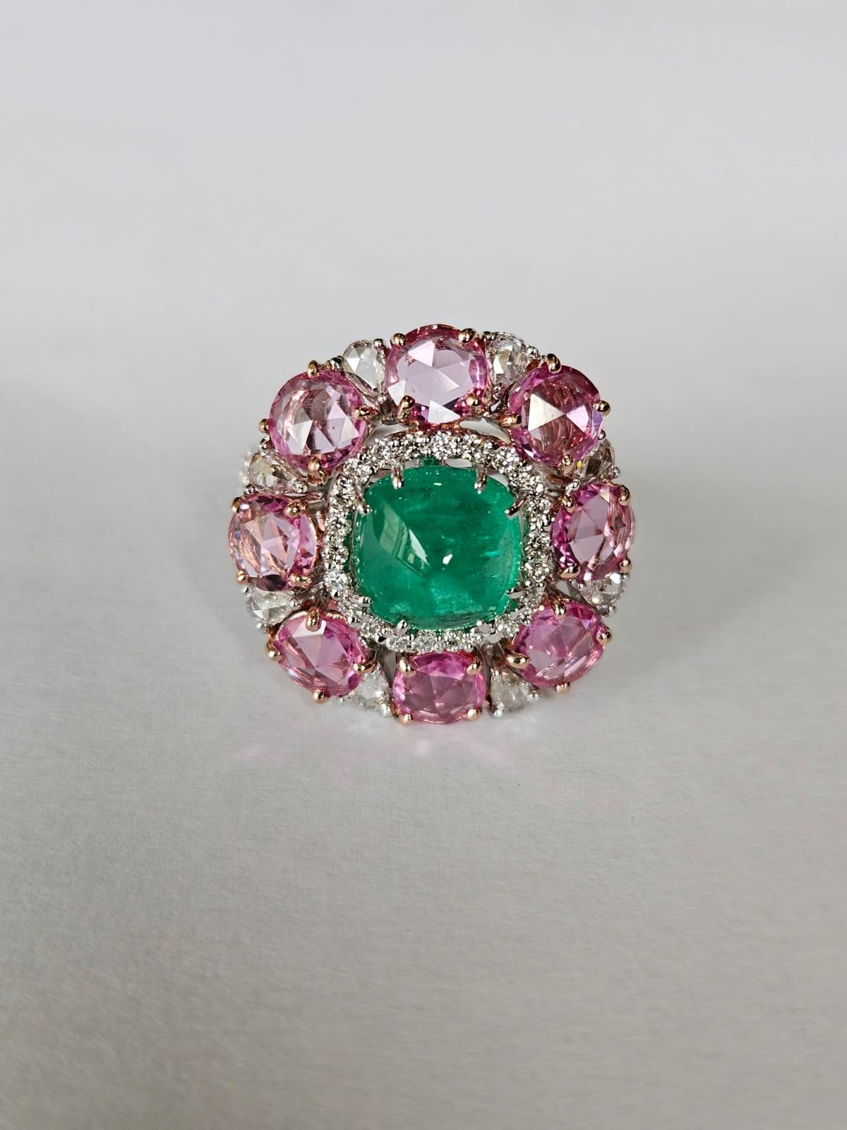 Kolumbianischer Cocktailring mit Smaragd im Zuckerhut-Schliff, rosa Saphiren und Diamanten im Rosenschliff im Zustand „Neu“ im Angebot in Hong Kong, HK